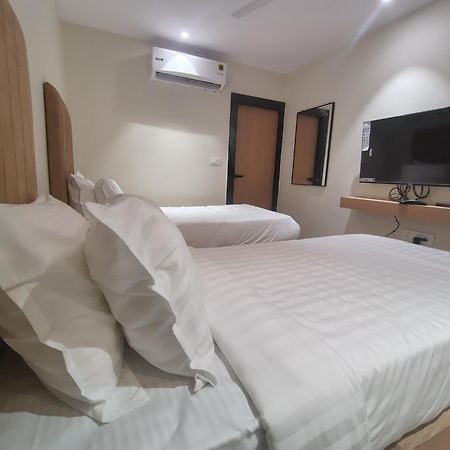 Hotel Blueearth Vizianagaram 外观 照片